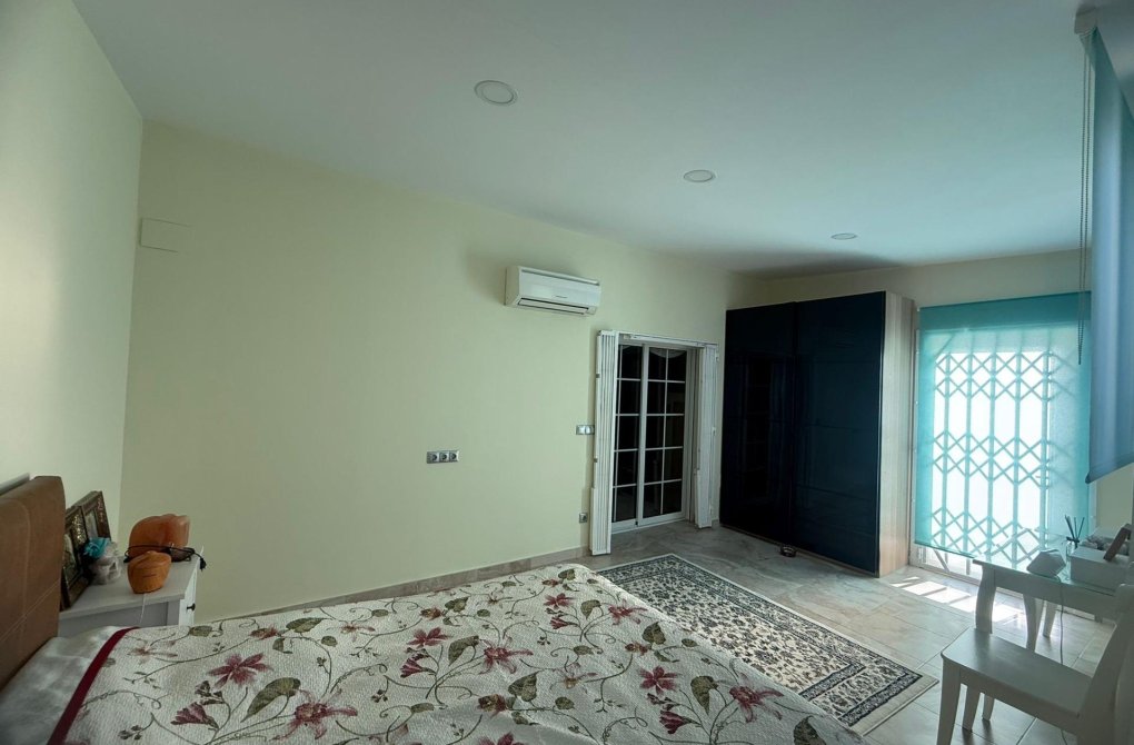 Resale - house - Orihuela Costa - Altos de Campoamor