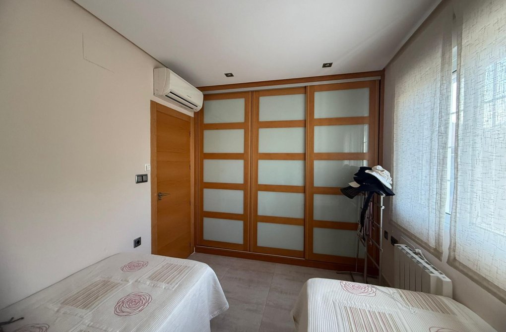 Resale - house - Orihuela Costa - Altos de Campoamor