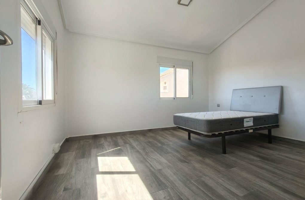 Resale - Triplex - Torrevieja - Punta prima