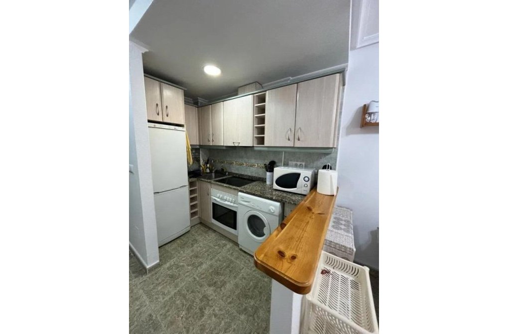 Resale - Apartment - Torrevieja - Estacion de autobuses