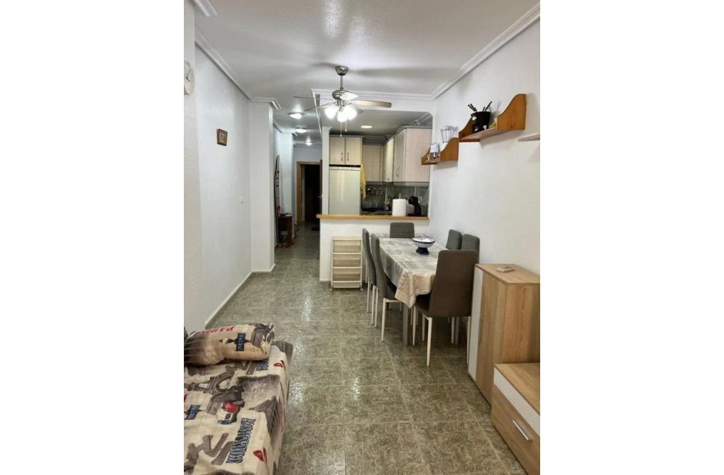 Resale - Apartment - Torrevieja - Estacion de autobuses