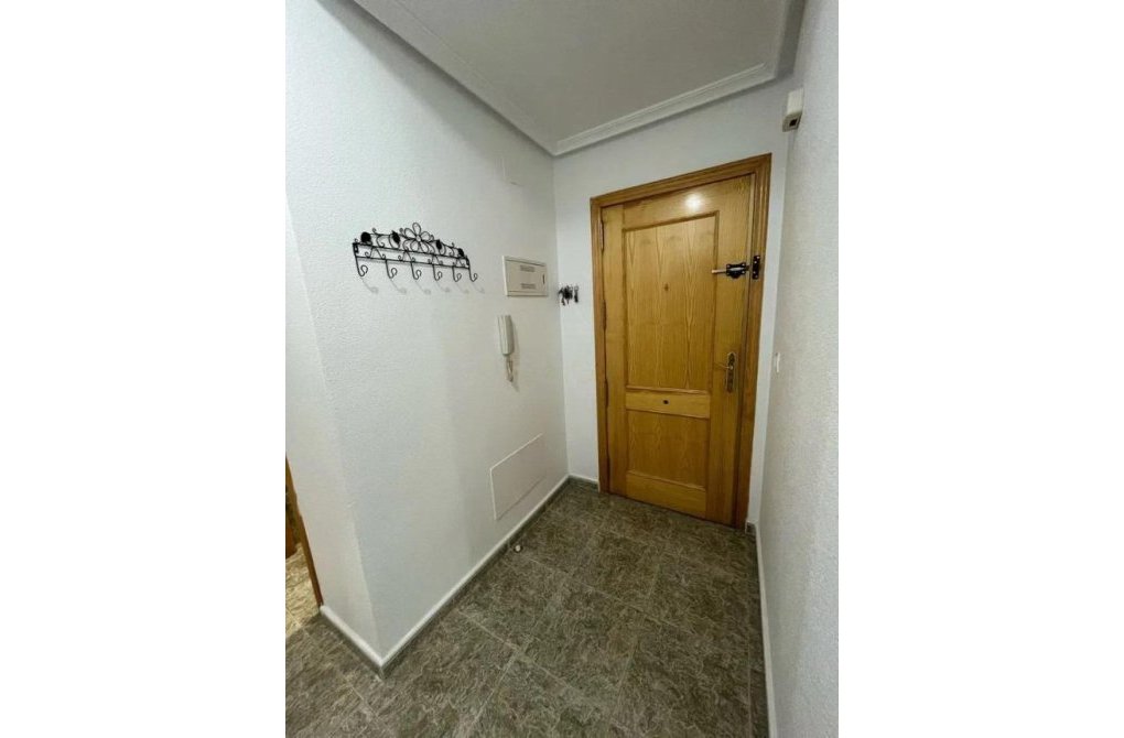 Resale - Apartment - Torrevieja - Estacion de autobuses