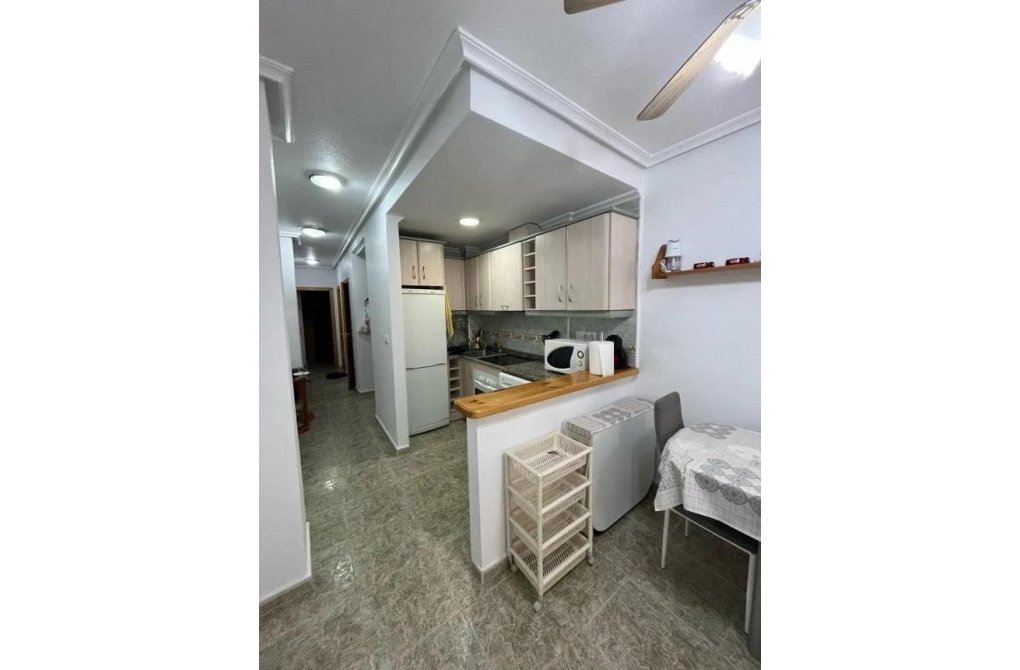 Resale - Apartment - Torrevieja - Estacion de autobuses