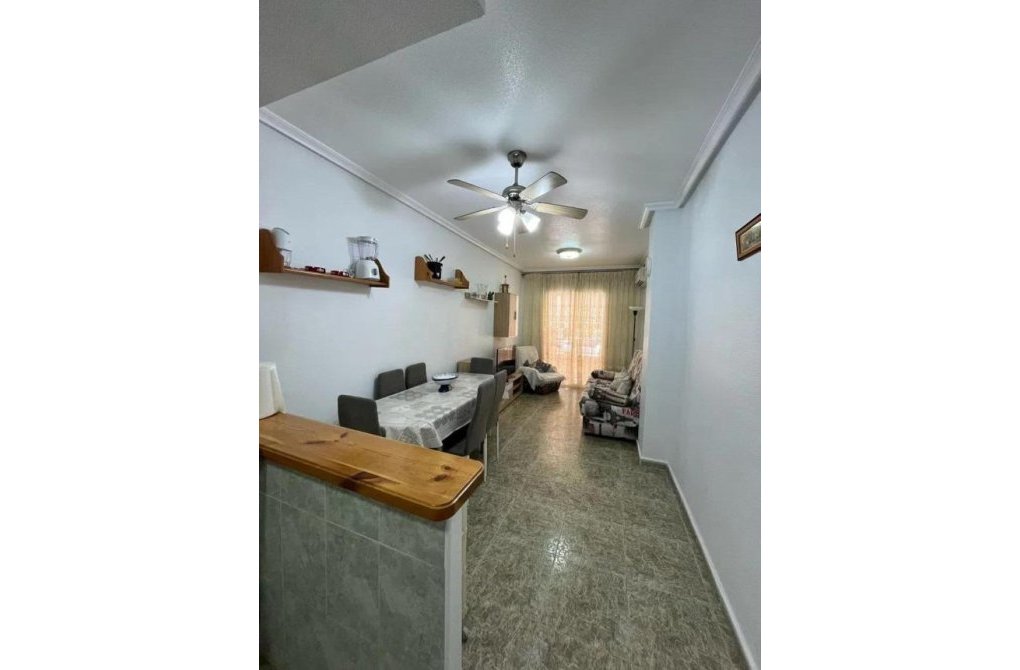 Resale - Apartment - Torrevieja - Estacion de autobuses