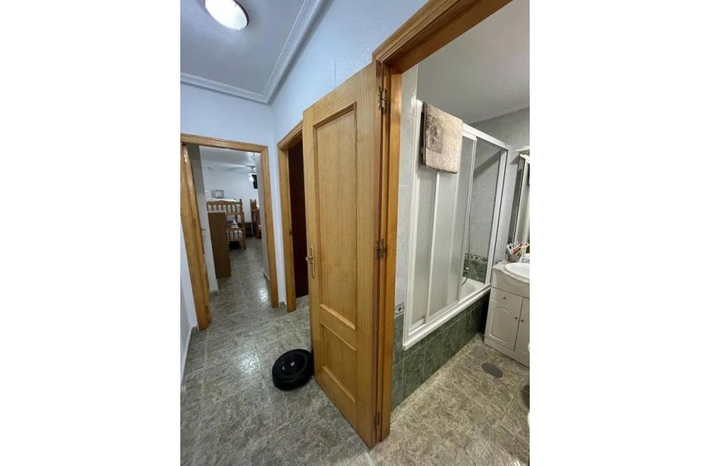 Resale - Apartment - Torrevieja - Estacion de autobuses