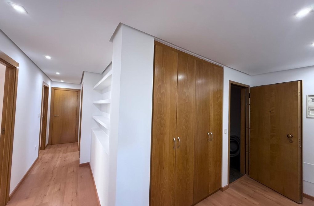 Вторичное жилье - Квартира - Torrevieja - Puerto Deportivo