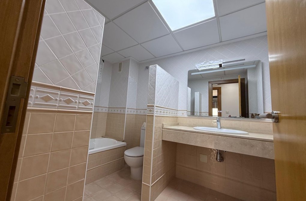 Вторичное жилье - Квартира - Torrevieja - Puerto Deportivo