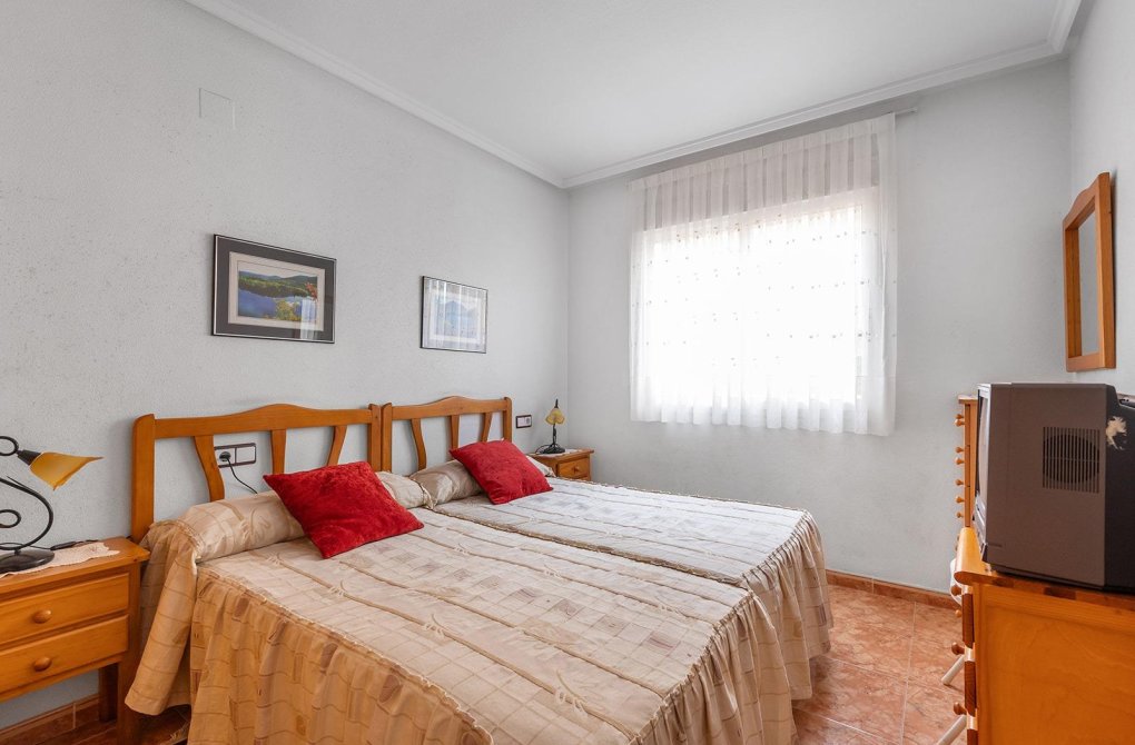Resale - Apartment - Torrevieja - Estacion de autobuses