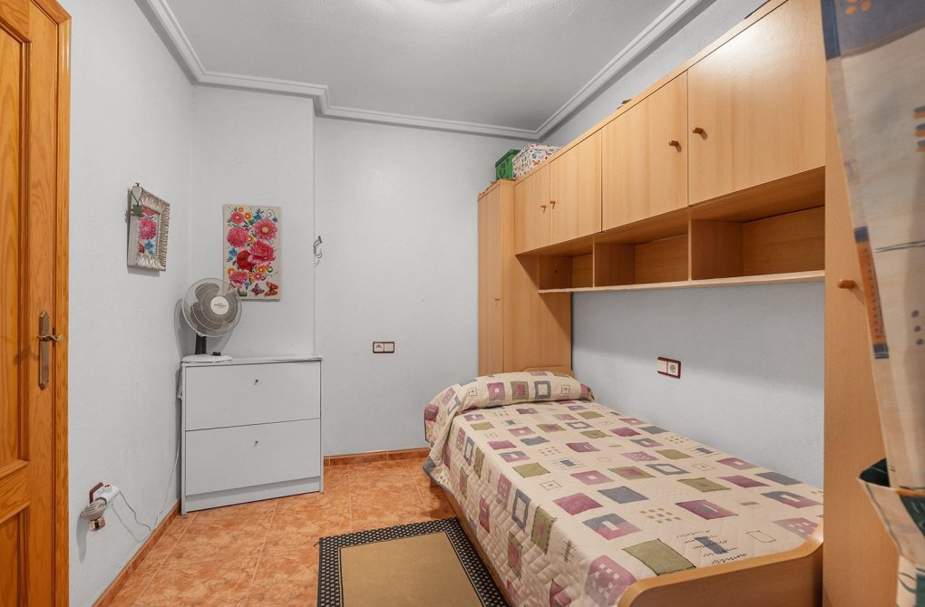 Resale - Apartment - Torrevieja - Estacion de autobuses