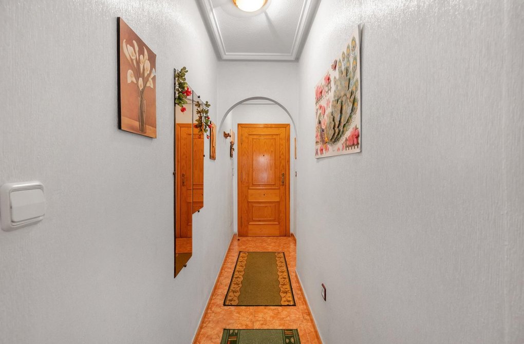 Resale - Apartment - Torrevieja - Estacion de autobuses