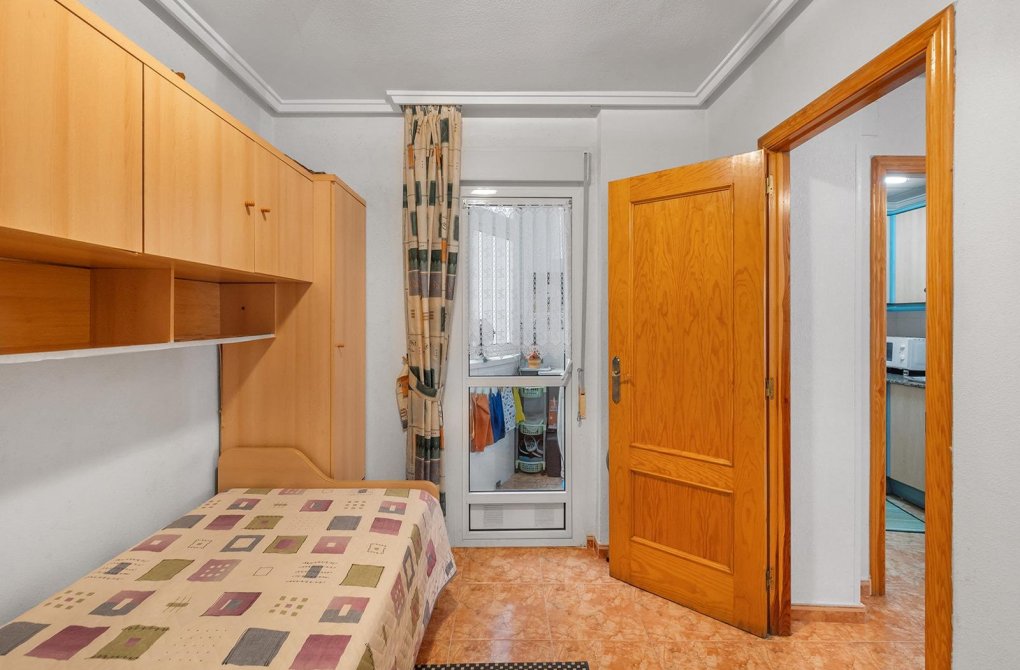 Resale - Apartment - Torrevieja - Estacion de autobuses