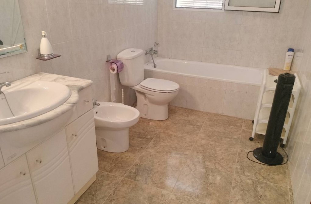 Resale - Finca / Country Property - Rojales - Cuidad Quesada