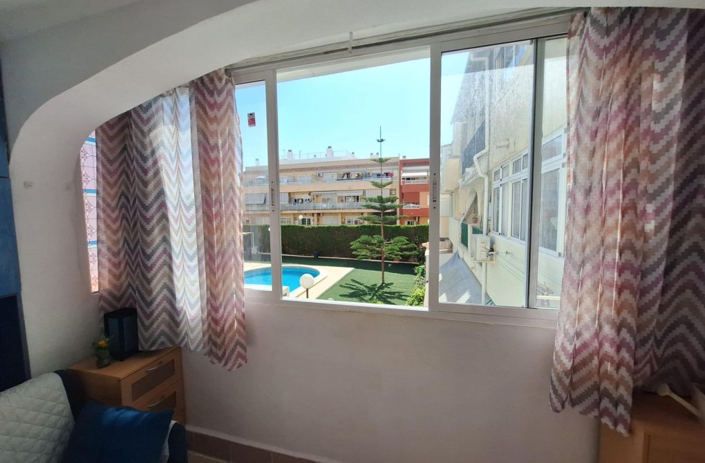 Resale - Apartment - Torrevieja - Nueva Torrevieja