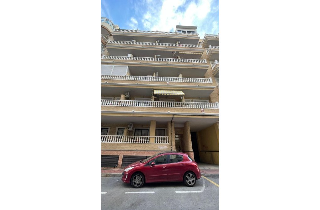Resale - Apartment - Torrevieja - Playa del cura
