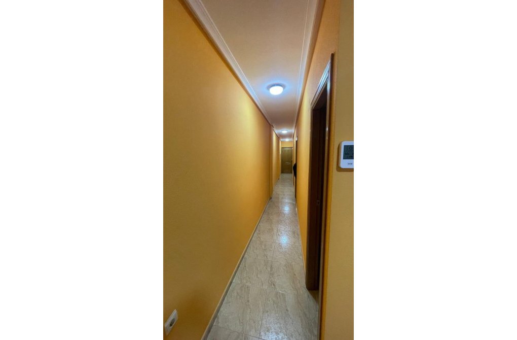 Resale - Apartment - Torrevieja - Playa del cura
