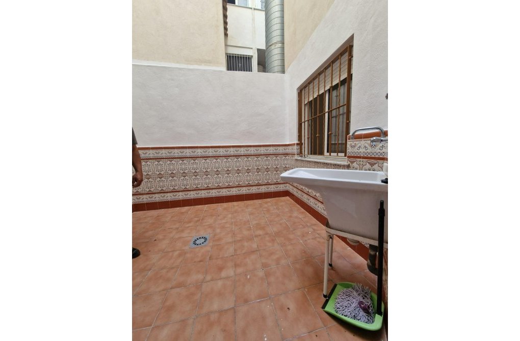 Resale - Apartment - Torrevieja - Estacion de autobuses