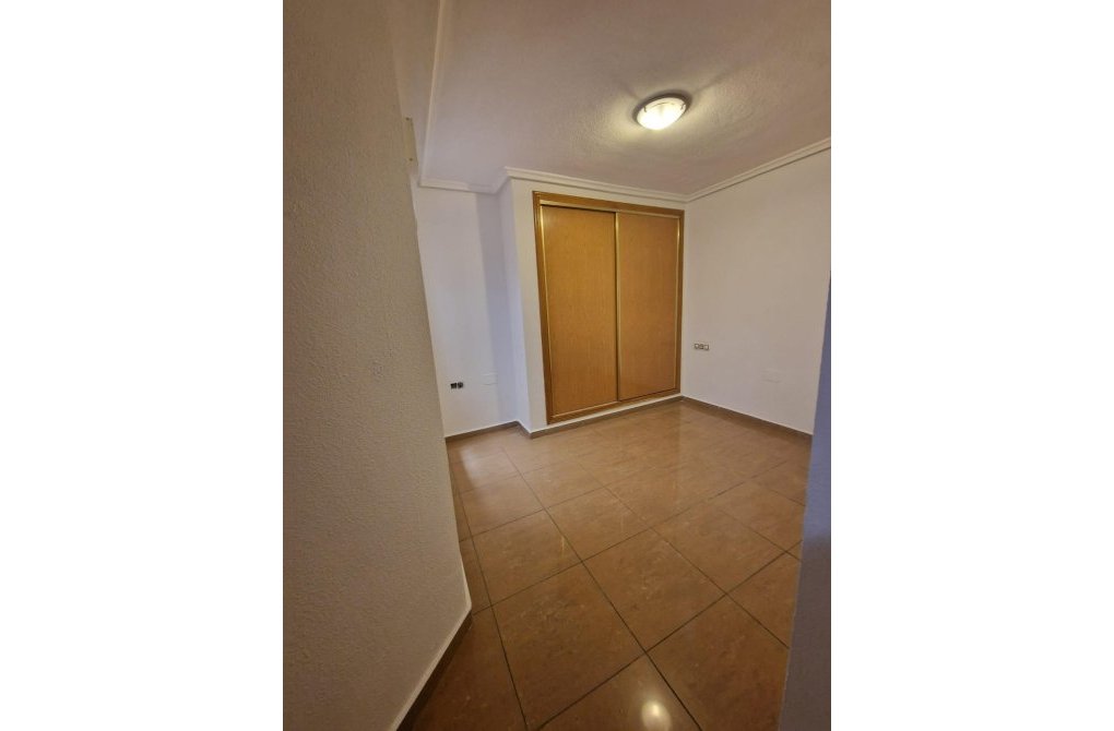 Resale - Apartment - Torrevieja - Estacion de autobuses