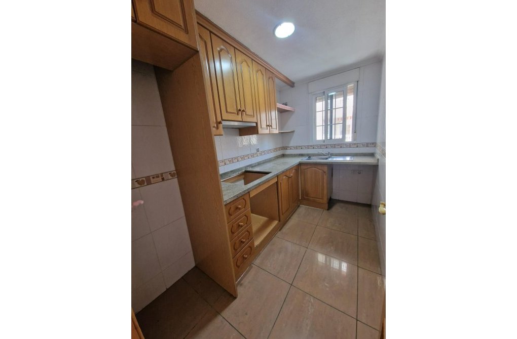 Resale - Apartment - Torrevieja - Estacion de autobuses