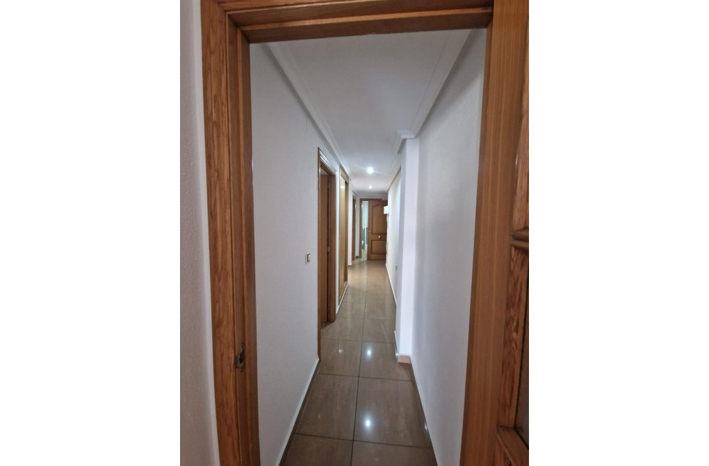 Resale - Apartment - Torrevieja - Estacion de autobuses