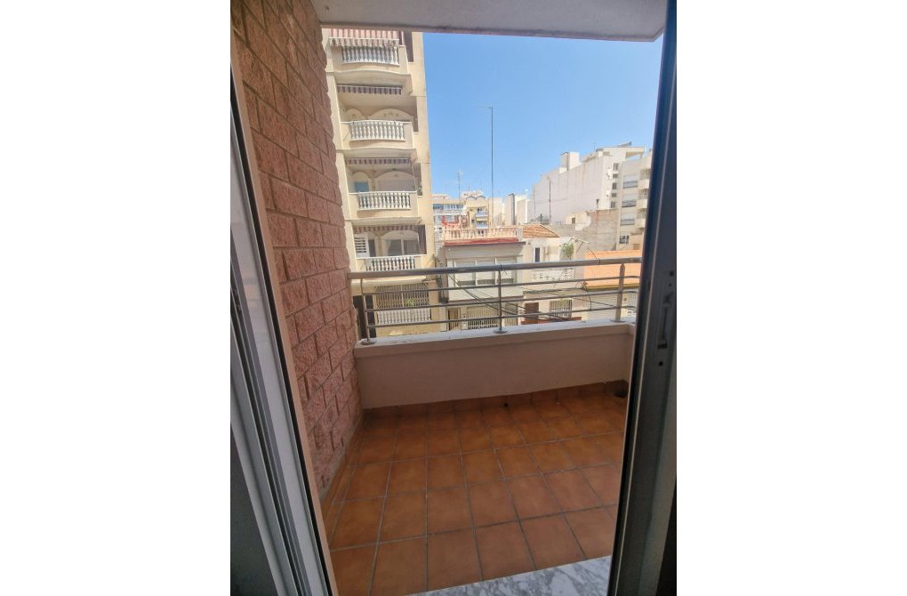 Resale - Apartment - Torrevieja - Estacion de autobuses