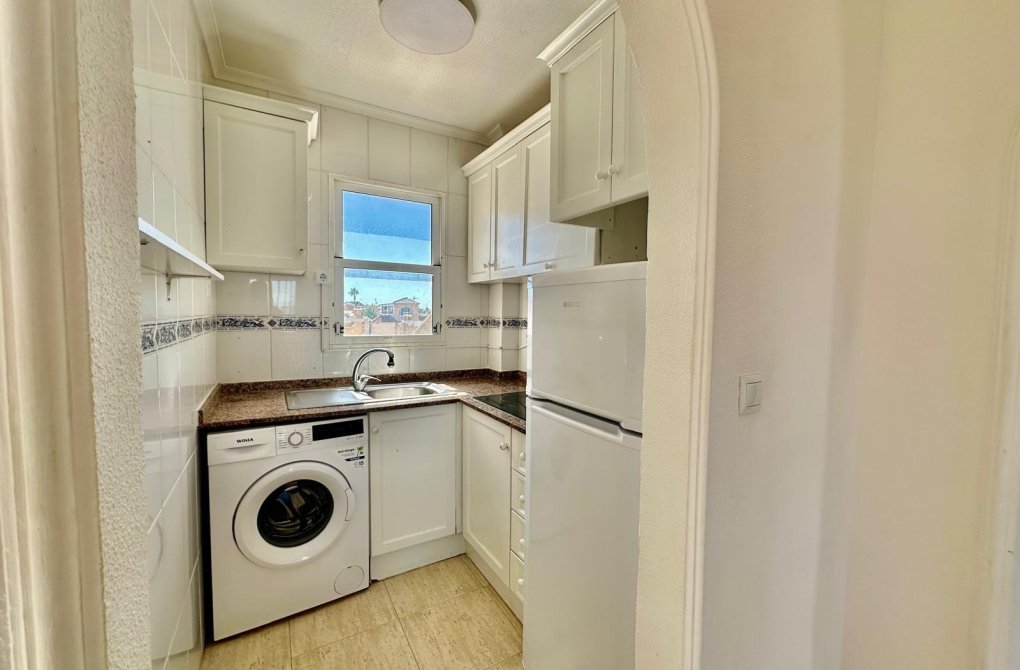 Resale - Bungalow - Torrevieja - Orihuela costa