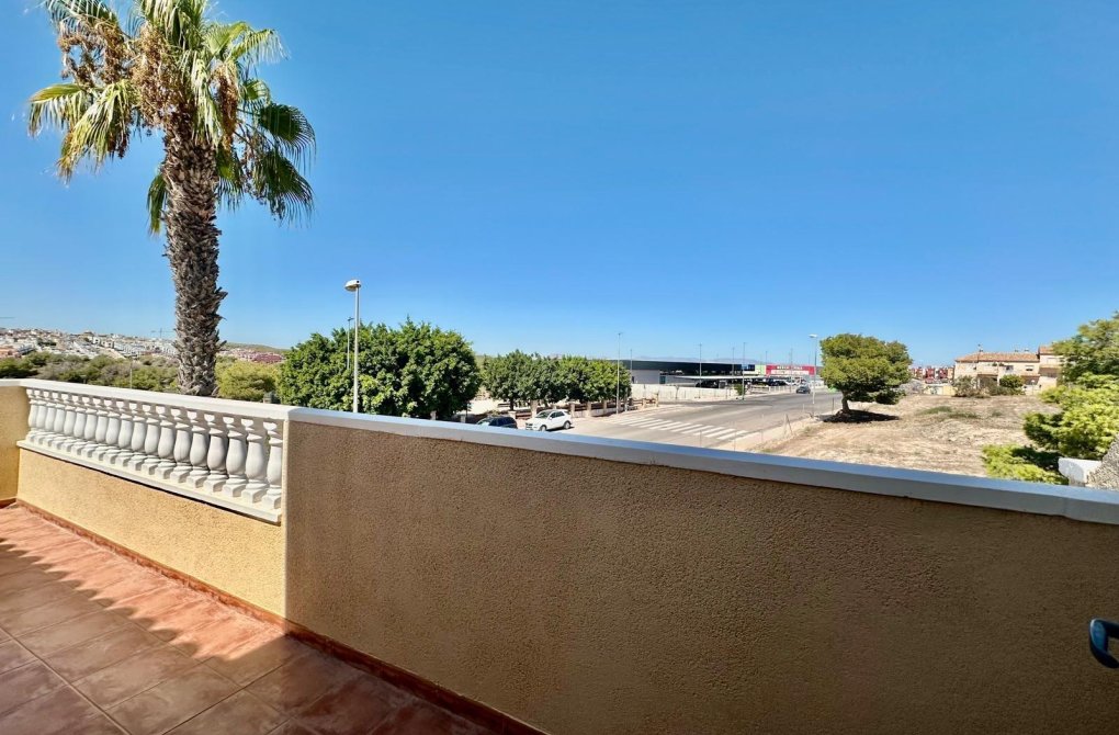 Resale - Bungalow - Torrevieja - Orihuela costa