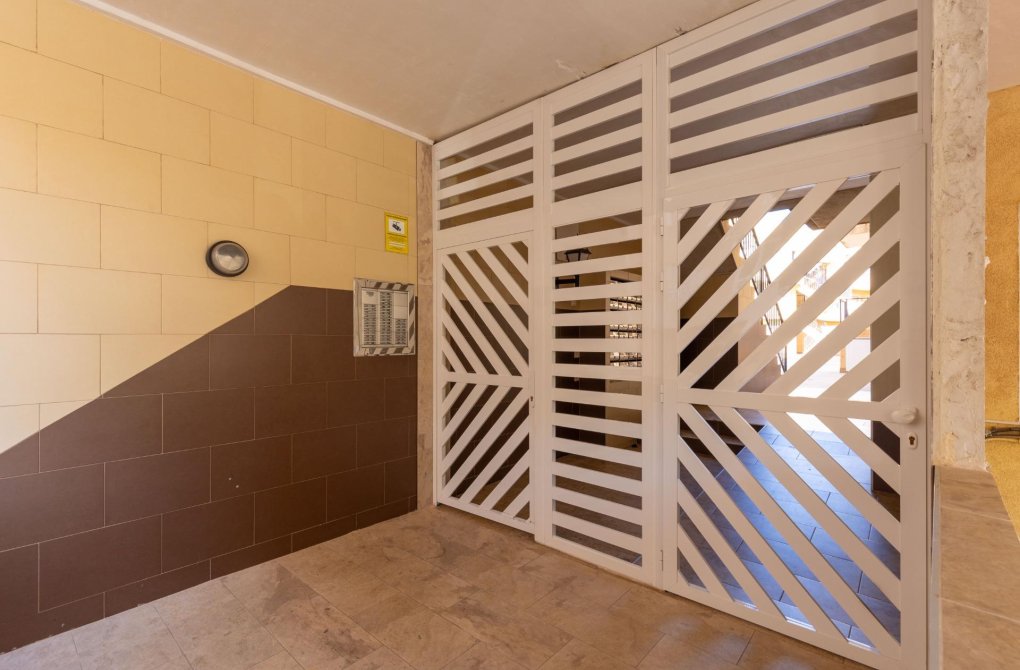 Resale - Apartment - Torrevieja - Centro