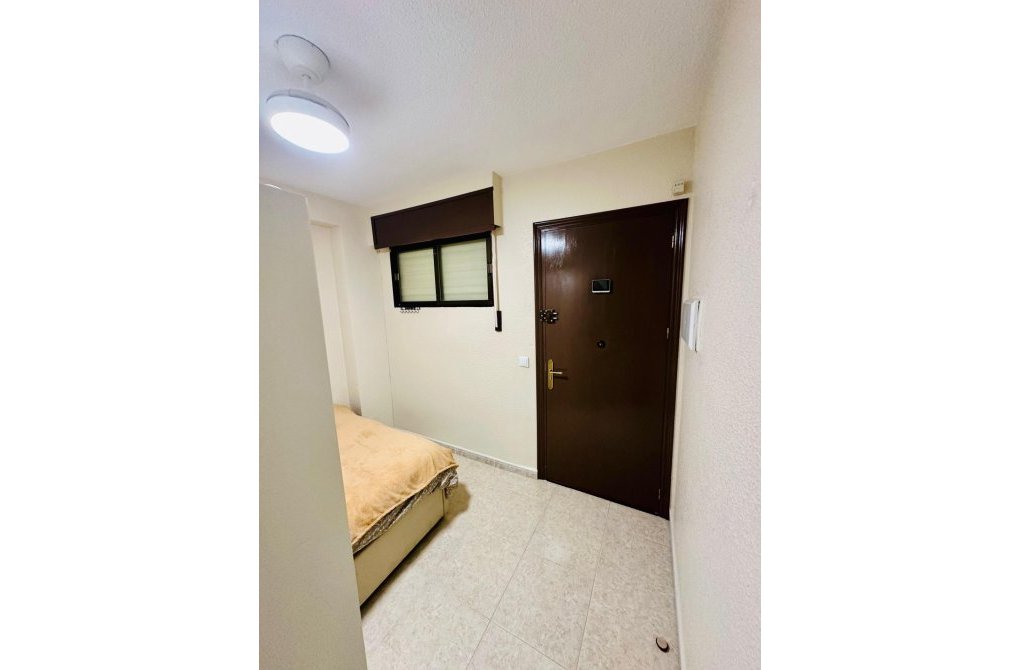 Resale - Apartment - Torrevieja - Cabo cervera