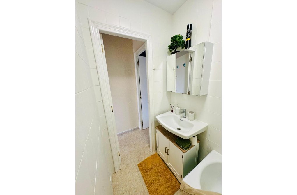 Resale - Apartment - Torrevieja - Cabo cervera