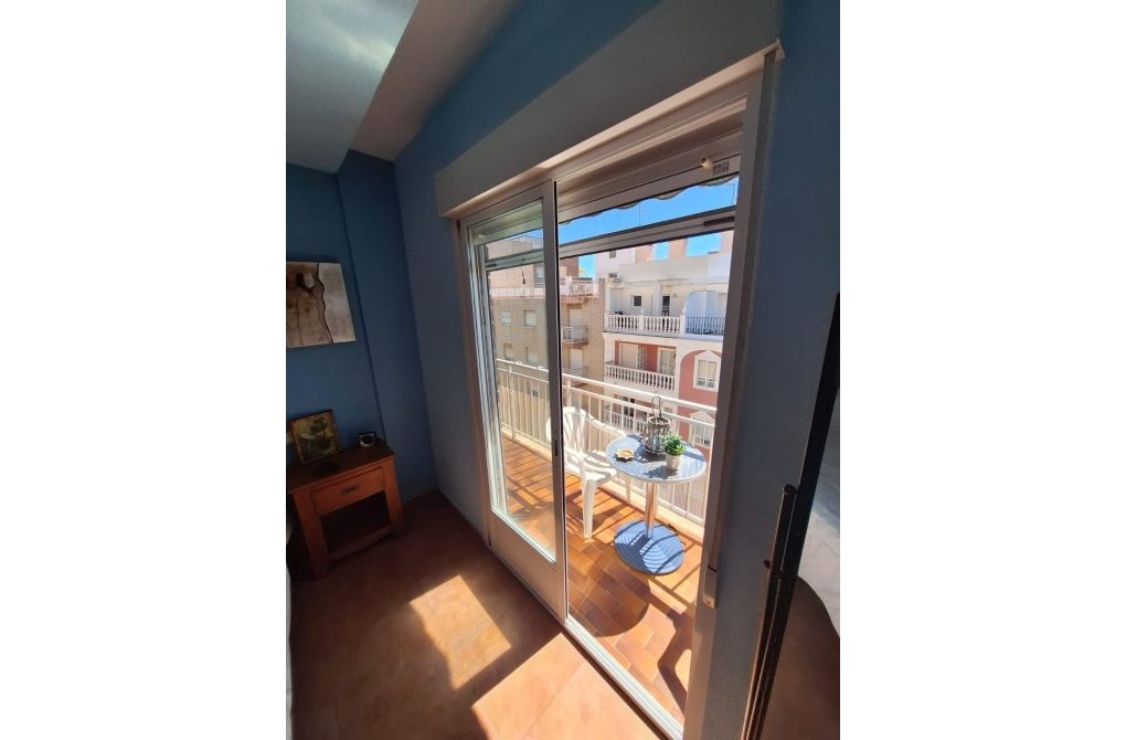 Resale - Apartment - Torrevieja - Playa del cura