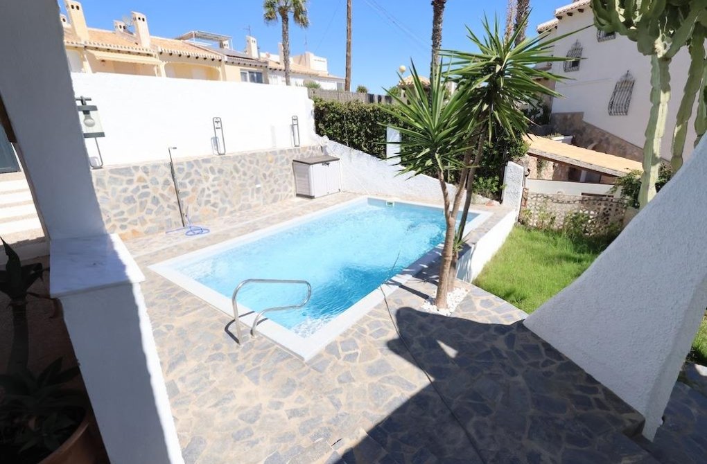 Rynek wtórny - Szalet - Cabo Roig - Cala Capitan