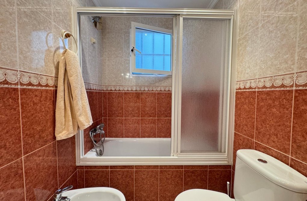 Resale - Apartment - Torrevieja - Estacion de autobuses