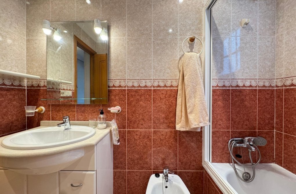 Resale - Apartment - Torrevieja - Estacion de autobuses