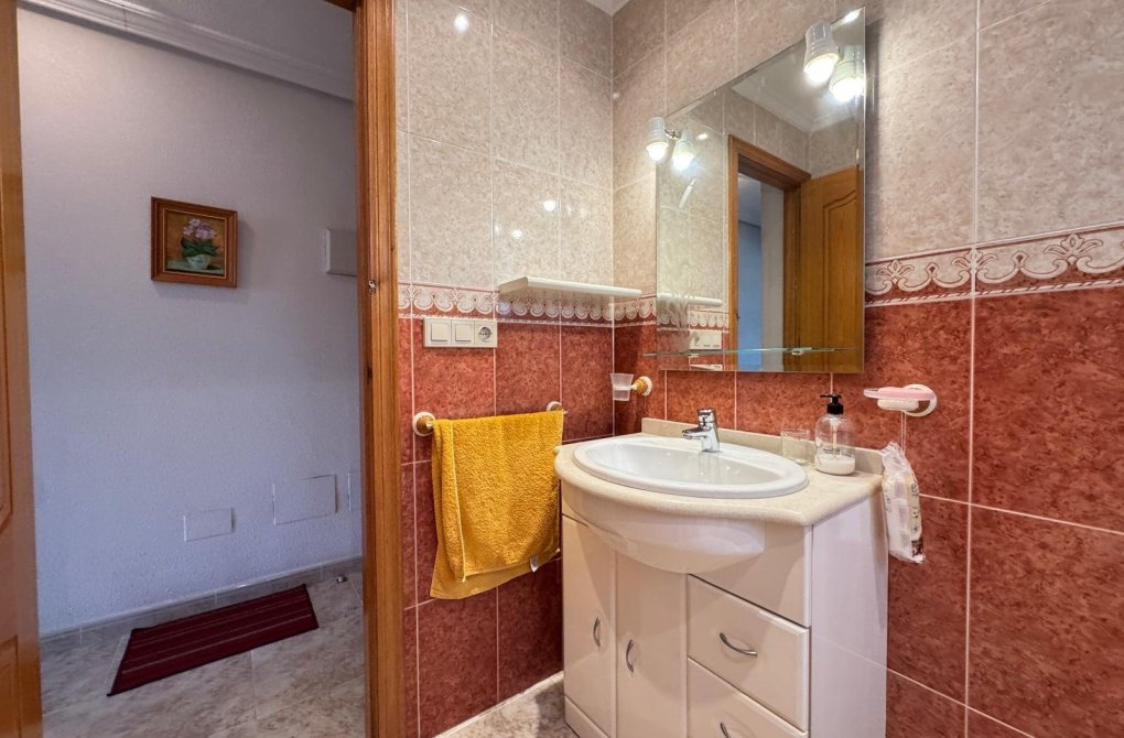 Resale - Apartment - Torrevieja - Estacion de autobuses