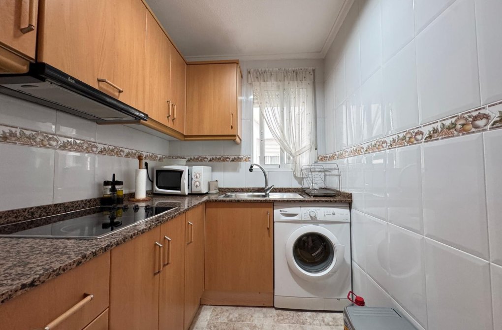 Resale - Apartment - Torrevieja - Estacion de autobuses