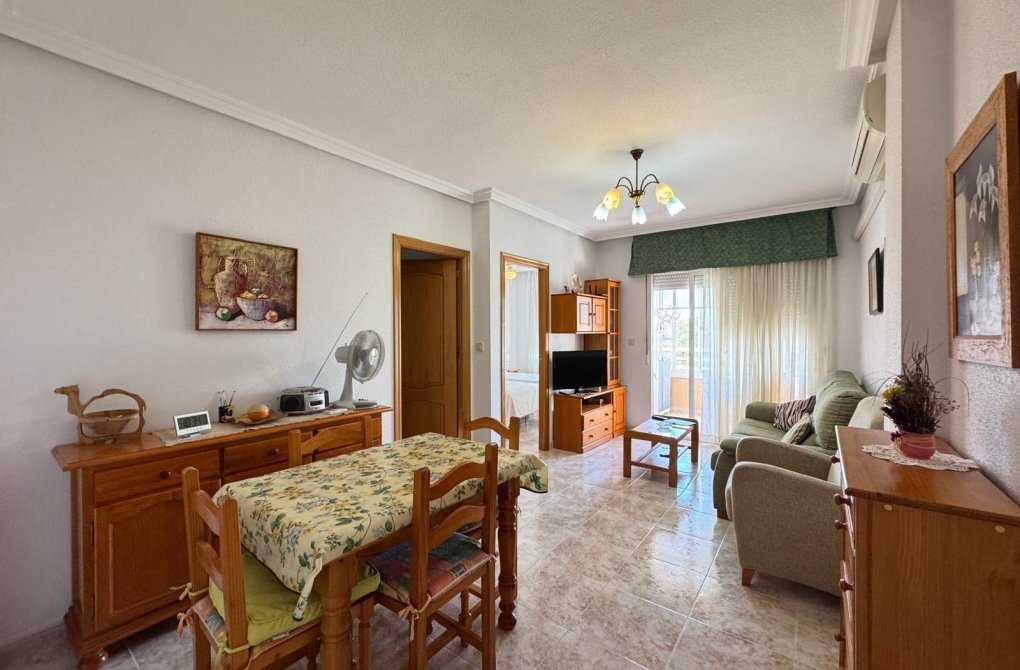 Resale - Apartment - Torrevieja - Estacion de autobuses