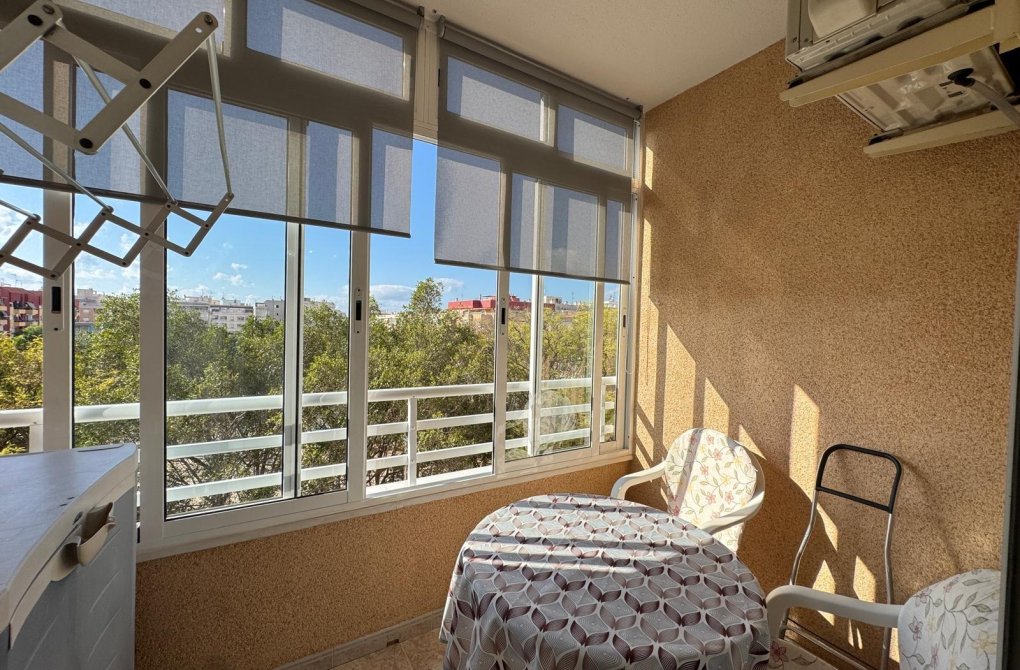 Resale - Apartment - Torrevieja - Estacion de autobuses