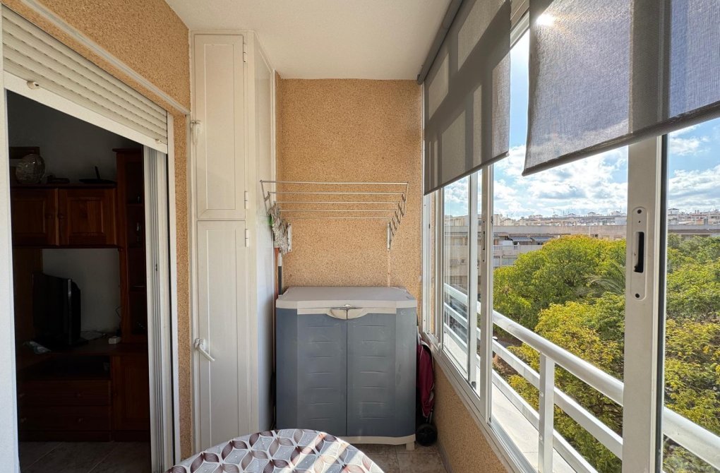 Resale - Apartment - Torrevieja - Estacion de autobuses