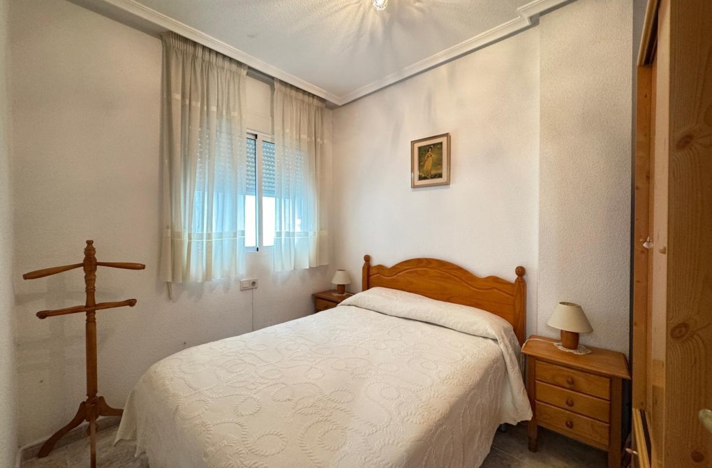 Resale - Apartment - Torrevieja - Estacion de autobuses