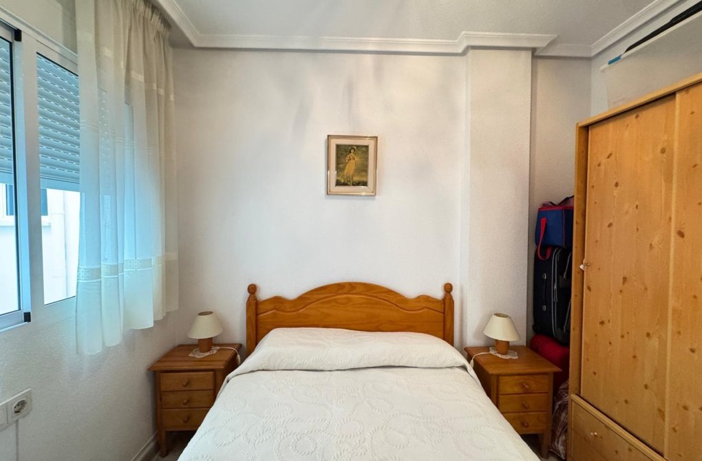 Resale - Apartment - Torrevieja - Estacion de autobuses