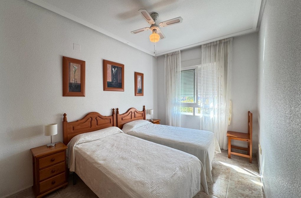 Resale - Apartment - Torrevieja - Estacion de autobuses