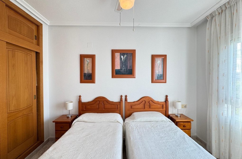 Resale - Apartment - Torrevieja - Estacion de autobuses