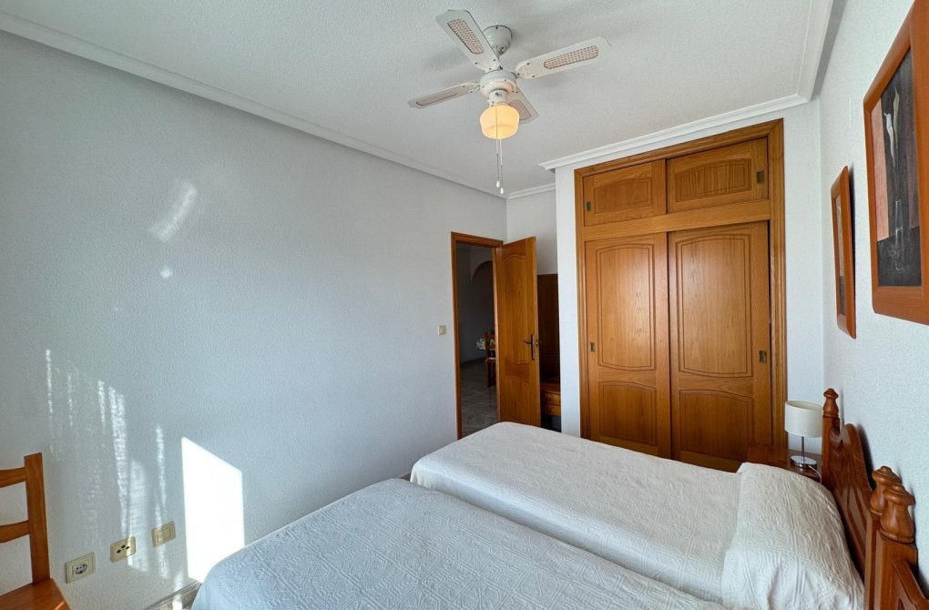 Resale - Apartment - Torrevieja - Estacion de autobuses