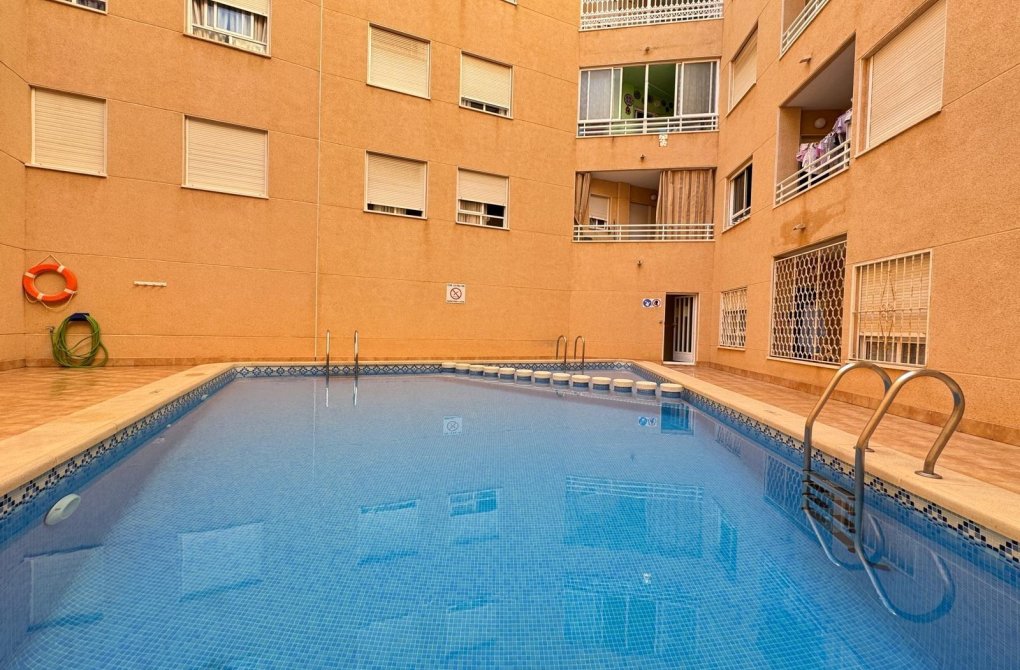 Resale - Apartment - Torrevieja - Estacion de autobuses