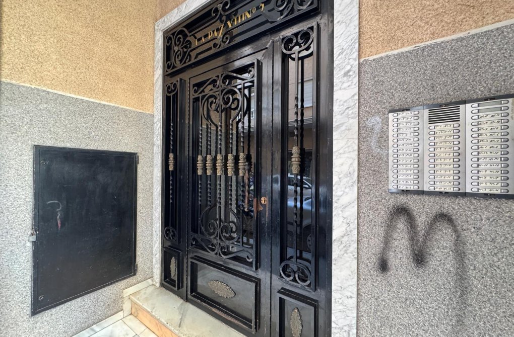 Resale - Apartment - Torrevieja - Estacion de autobuses