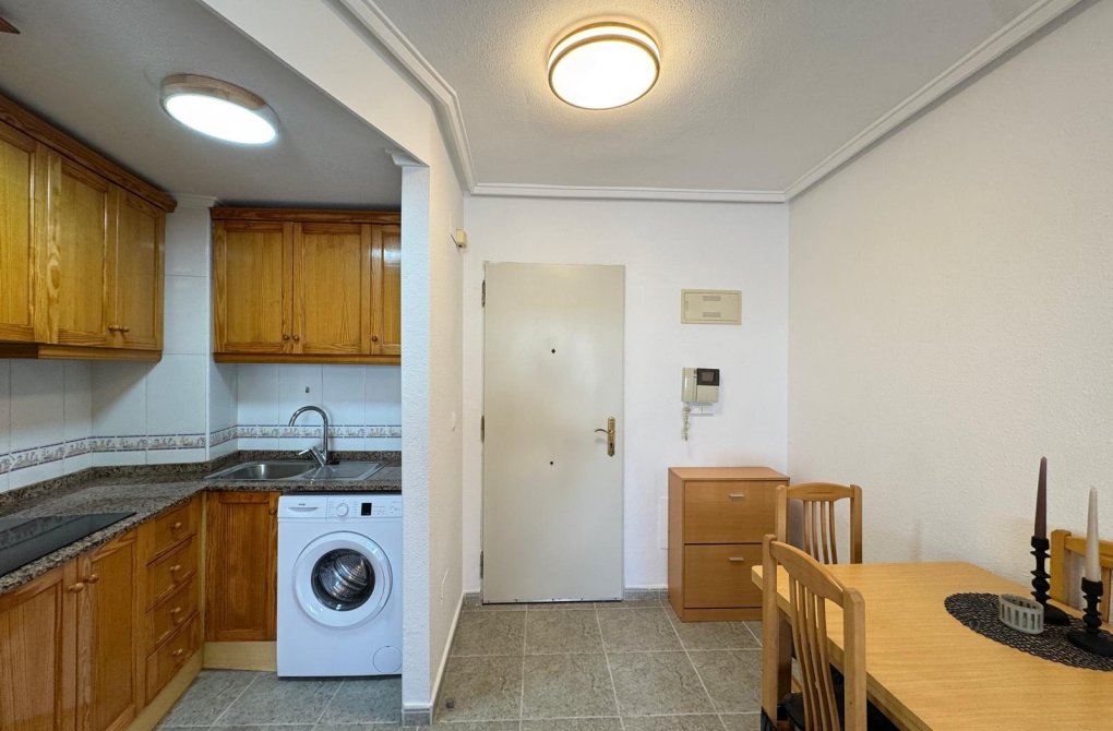 Resale - Apartment - Torrevieja - Playa de los locos