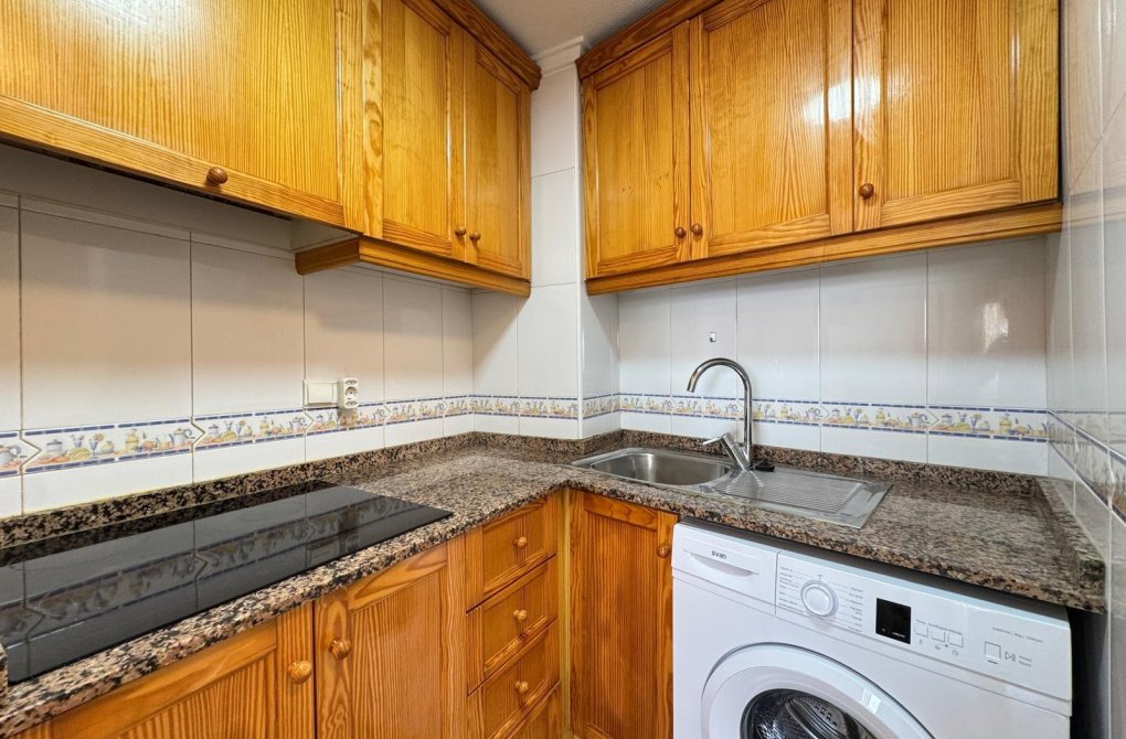 Resale - Apartment - Torrevieja - Playa de los locos