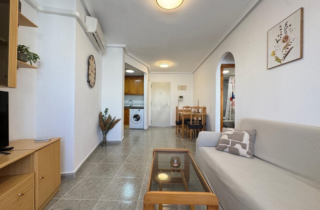 Resale - Apartment - Torrevieja - Playa de los locos