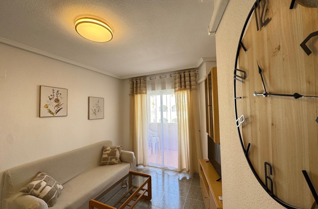 Resale - Apartment - Torrevieja - Playa de los locos