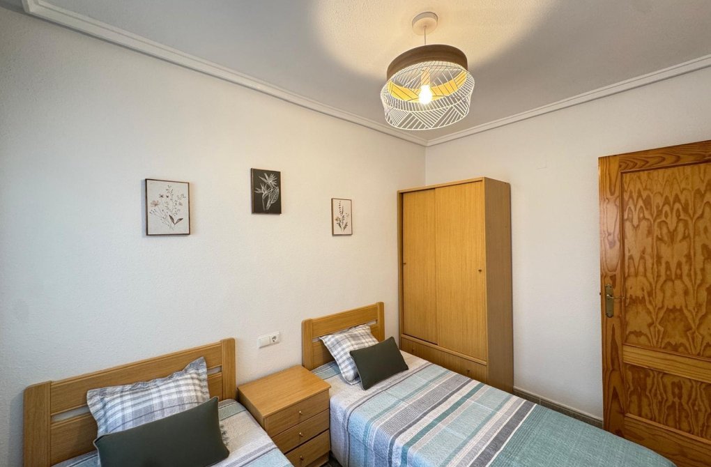 Resale - Apartment - Torrevieja - Playa de los locos